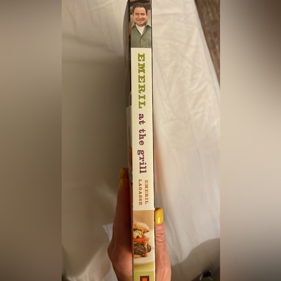 Emeril at the grill Cookbook - Picture 3 of 4